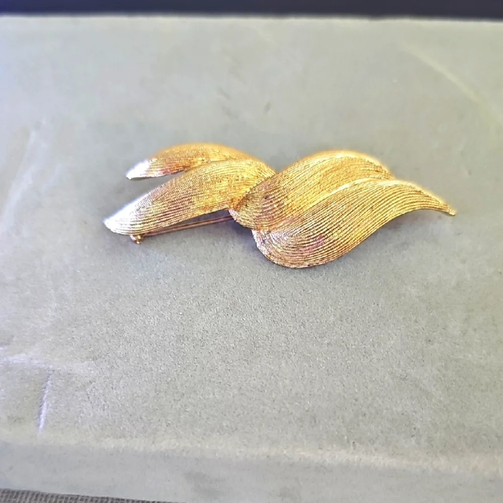 Vintage Signed Monet Gold Tone Brooch